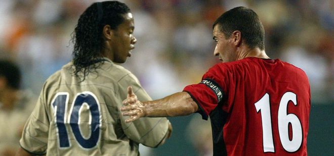 MANCHESTER-UNITEDS-KEANE-AND-RONALDINHO-OF-BARCELONA